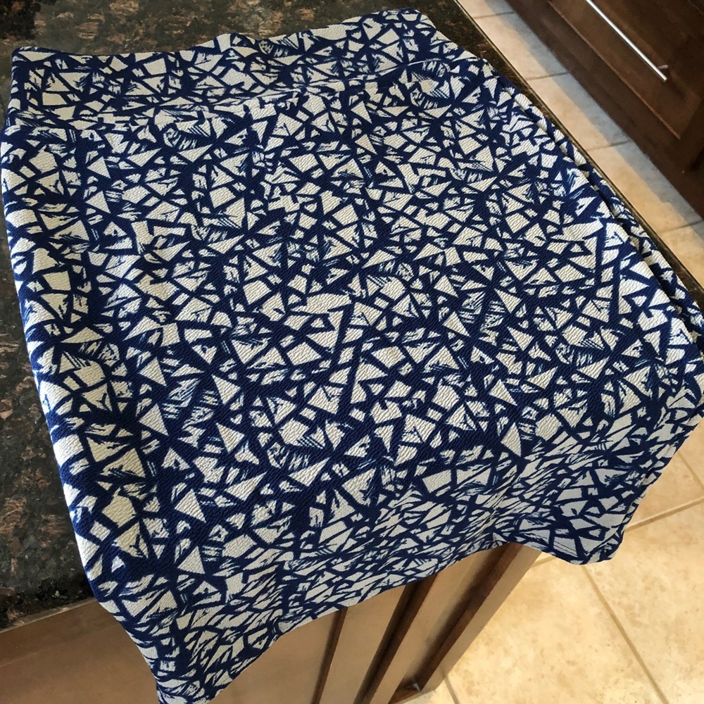 LuLaRoe Cassie Skirt NEVER WORN- Size Med